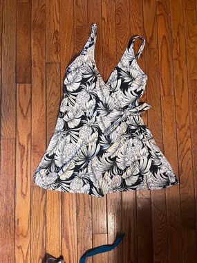 Black & White Floral Old Navy One Piece Wrap Style Swimsuit Dress Breastfeeding